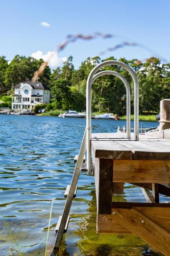 Apkārtne, Archipelago Villa With Private Padel court & dock in Ingaro