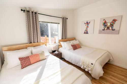 Crown Point Hideaway - image 6