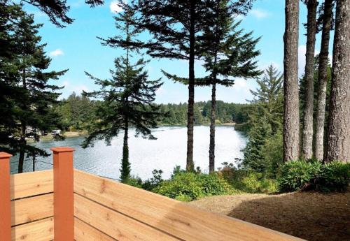Crown Point Hideaway - image 3