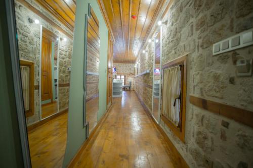 Char Me Hotel - image 11