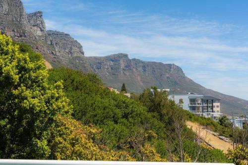 Coastal Penthouse Private Pool and Stunning Sea Views - image 7