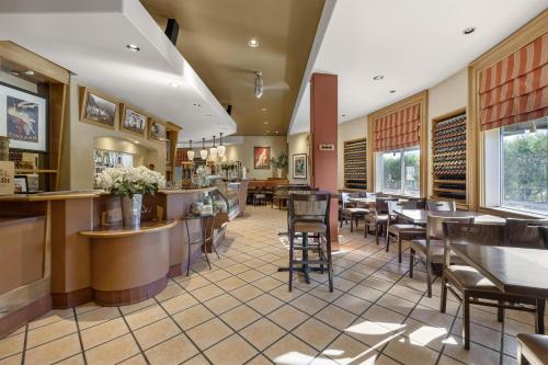 restavracija, Best Western Plus Stoneridge Inn & Conference Centre in Tempo