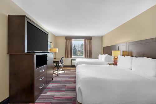 Best Western Plus Stoneridge Inn & Conference Centre in Tempo