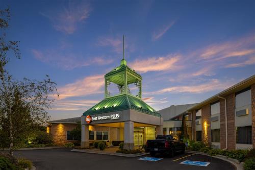Best Western Plus Stoneridge Inn & Conference Centre