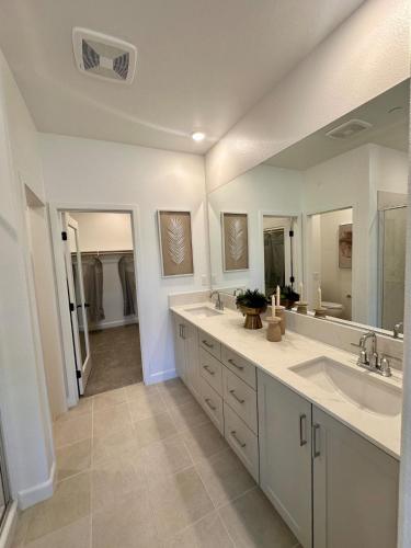 4 Bed Large House in San Diego Amazing Amenities in Ocean View Hills