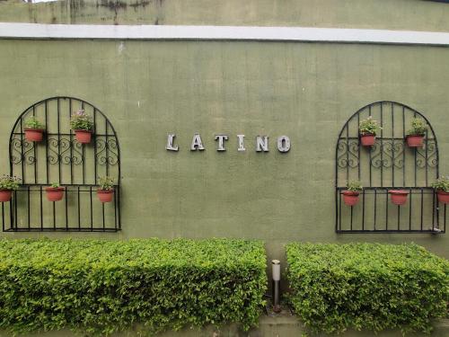 Hotel en Santa Ana 4