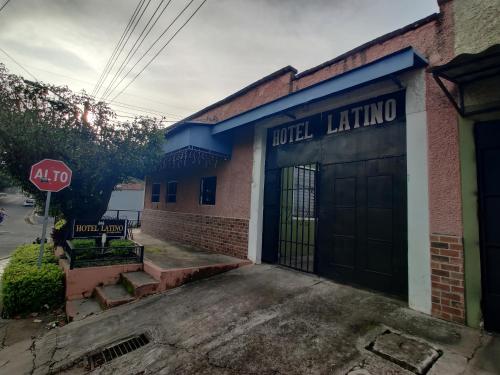 Hotel en Santa Ana 5