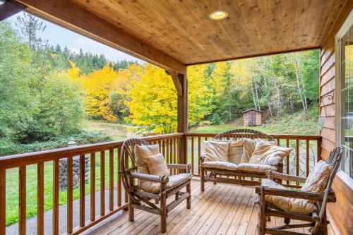 Custom Crafted Forest Retreat with Pond on 5 Acres - image 11