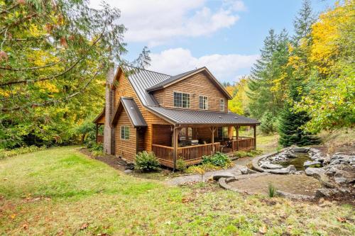 Custom Crafted Forest Retreat with Pond on 5 Acres - image 10
