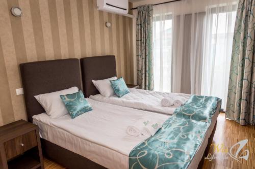 May Residence - main image