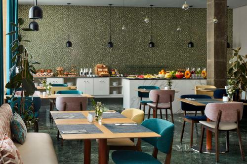 레스토랑, NH 시우다드 데 쿠엥카 호텔 (NH Ciudad de Cuenca Hotel) in 쿠엔카 시티 센터