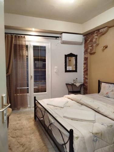 3 bedrooms, 6 beds