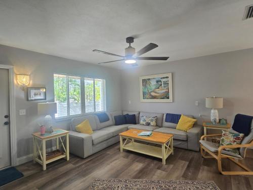 An Island Getaway at Palm Tree Villas - image 9