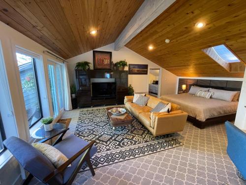 Tyee Beach Oasis Bed and Breakfast in Nanoose Bay, Canada