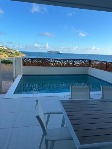 Indigo Escape in インディゴ ベイ