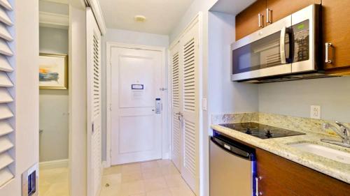 ห้องครัว, Modern Miami Suite Near the Beach in ตีย์ บิสเคย์น (ฟลอริดา)