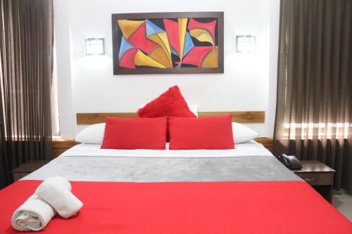 1 queen bed, 1 sofa bed