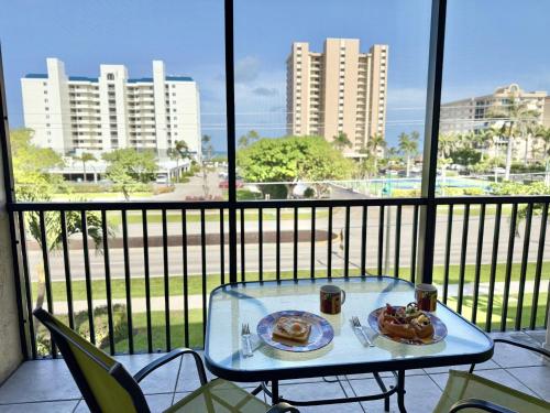Pristine 2 Bed Condo Steps from Free Beach Access - image 25
