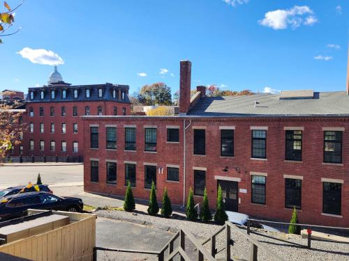 Jennifers Historic Brick Riverfront Loft Apartment in Providence, USA