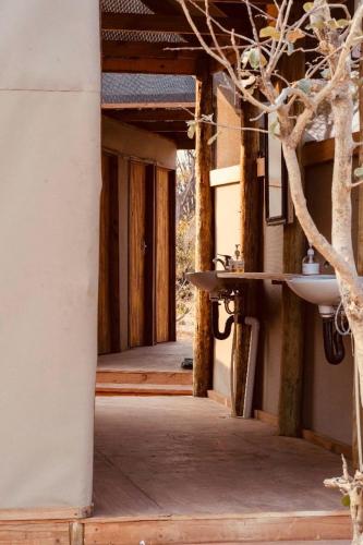 Khwai Game Lodge and Campsite in Khwai