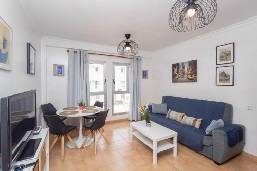 Playa Sardina Home with Pool in Galdar