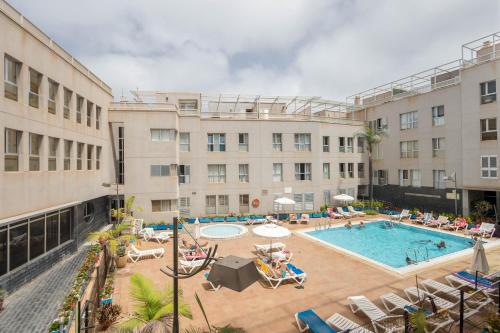 Playa Sardina Home with Pool in Galdar
