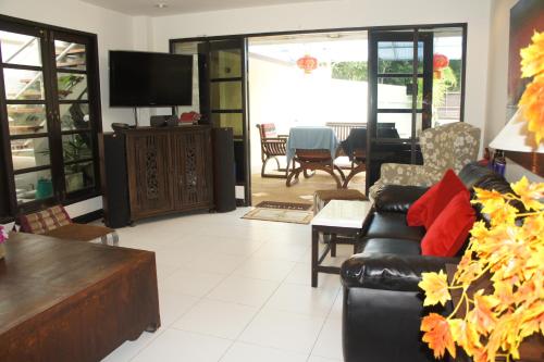 Facilities, Phuket Gay Homestay in Kathu