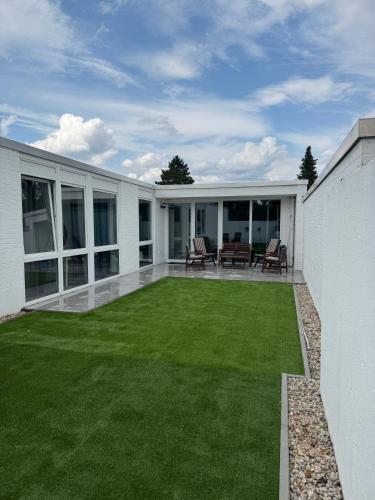 UZ Villa 11 - Laatzen 10 Minutes to Hannover Messe 140qm Modern Living Self-Check-In Wifi Parking in Hannover, Deutschland
