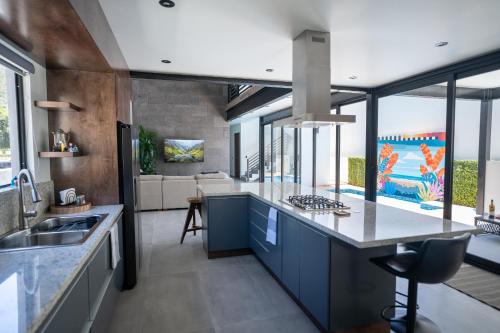Mutfak, Casa Alvana - Sauna & Private Pool at Baja Country Club in Ensenada