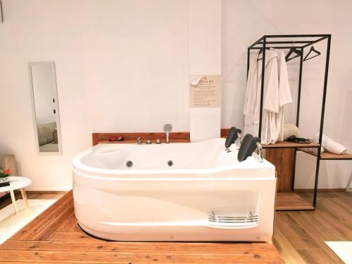 Гореща вана, Jacuzzi Studio Room in Шкодра
