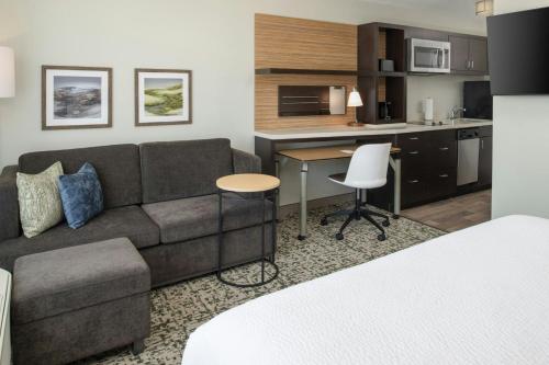 TownePlace Suites by Marriott Slidell - image 11