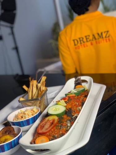 Dreamz Hotel and Suites in ออกโบโมโช