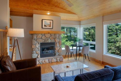 Ocean House - image 10
