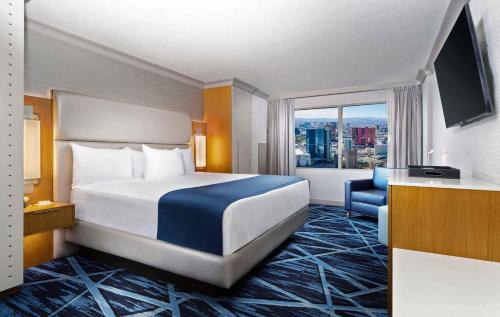 Vegas Tower Room - Newly Renovated