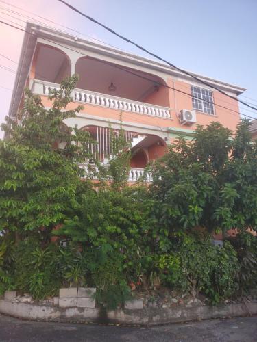 Ashmak apartment in Canefield