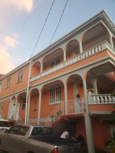Ashmak apartment in Canefield