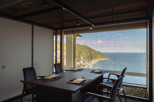 IZU RETREAT ATAWAGA SUIKO by Onko Chishin – Higashiizu, KY