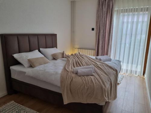 Semic apartments