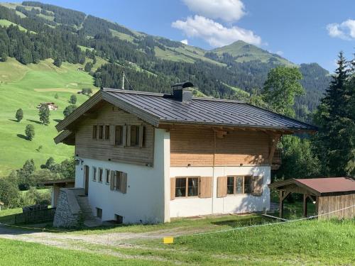 Brügglbach in Kirchberg in Tirol, Österreich