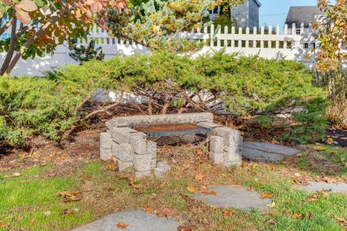 Kennebunk Cottage with Yard Less Than 1 Mi to Beach! - image 17