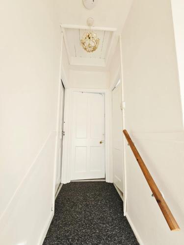Cozy house near to city Airport 204 Porters Avenue, Dagenham - Blithbury Road