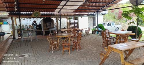 Montearroyo Gualea lodge in Nanegalito