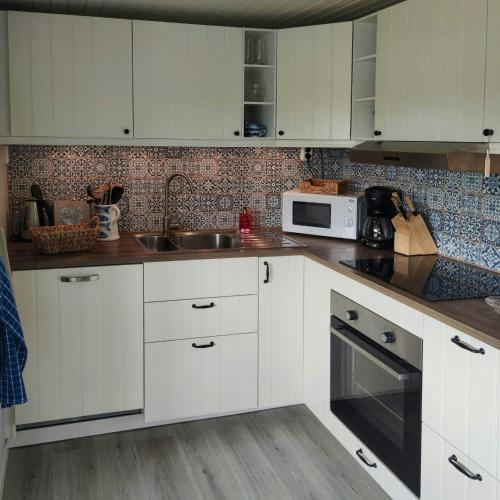 A szálláshely kívülről, Newly Renovated Cottage With Sea View In Säckebäck (Newly Renovated Cottage With Sea View In Sackeback) in Stenugsund