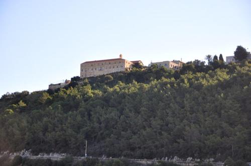 Vista, Lagace Hotel in Jounieh