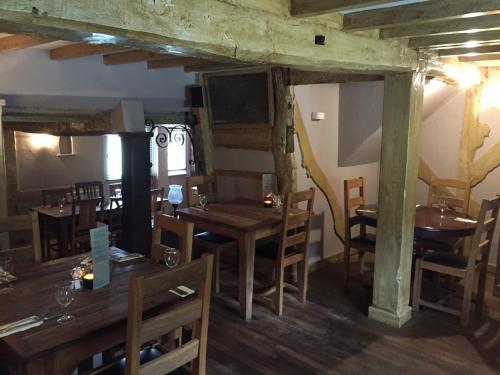The Old Three Pigeons - image 7