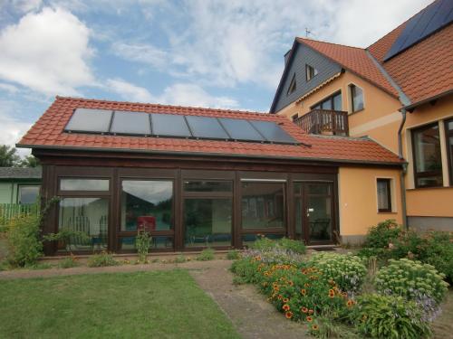 Peldbaseins, Ferienanlage direkt am Beetzsee in Beetzsee