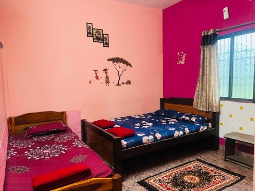 1 double bed, 1 twin bed