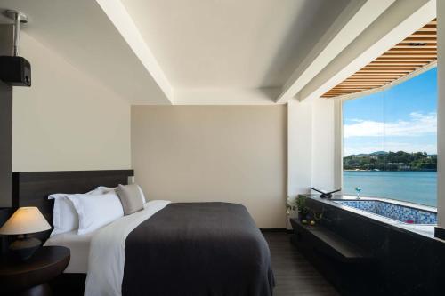 room detail thumbnail 1