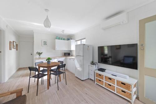 Free night! Pay for 2 stay for 3 at Wonky Pine in Narrawallee