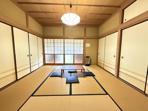 館山市犬石戸建 自然に囲まれた森のコテージ 6DK 最大18名宿泊可 パーティー BBQ 花火ok